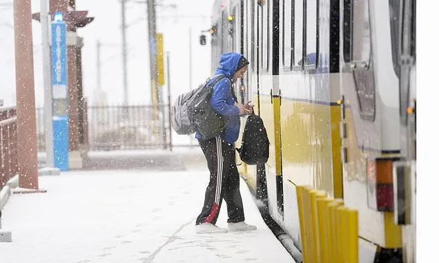 Winter storm plods into the Deep South, prompting states of...