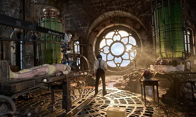 A team of artisans brings Guillermo del Toro´s 'Frankenstein´ to life