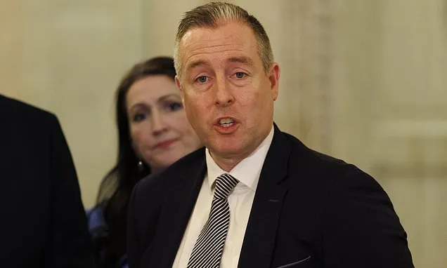 Education Minister says one-to-one help not always 'most effective´...