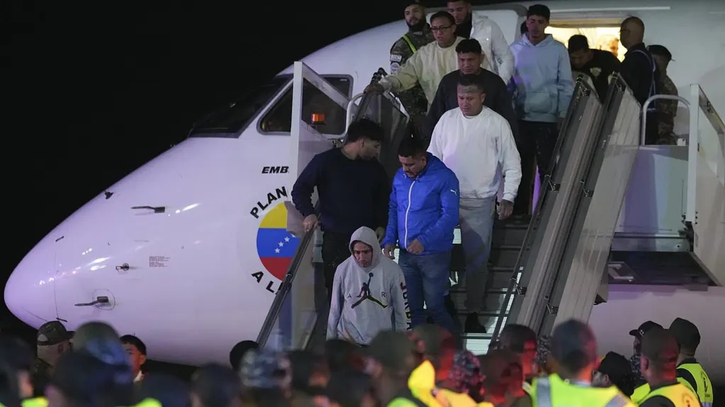 New ICE memo sparks migrant race against time