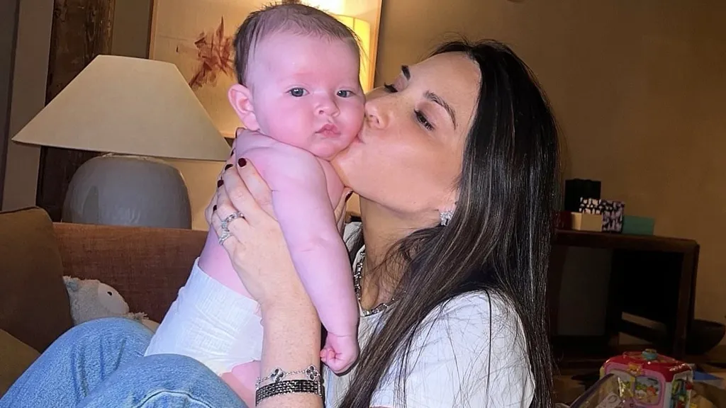 Olivia Munn shares 'messy' family Christmas snaps