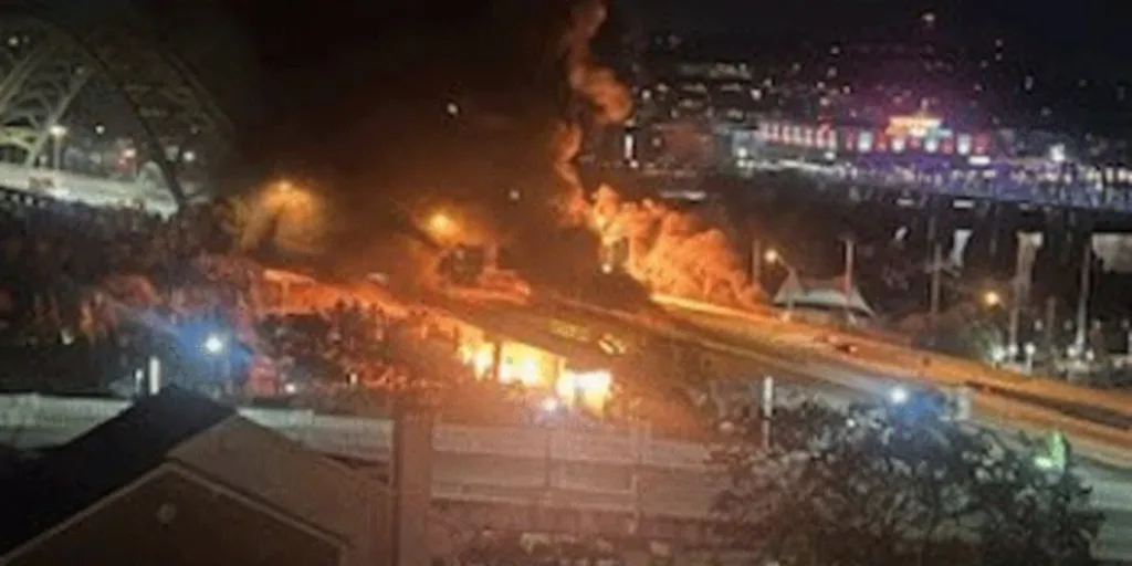 Massive fire damages Daniel Carter Beard Bridge, I-471 closed