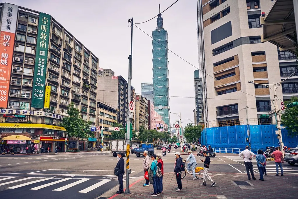 Taiwan Insurers' Hedging Pivot Cements Global Bond Prowess