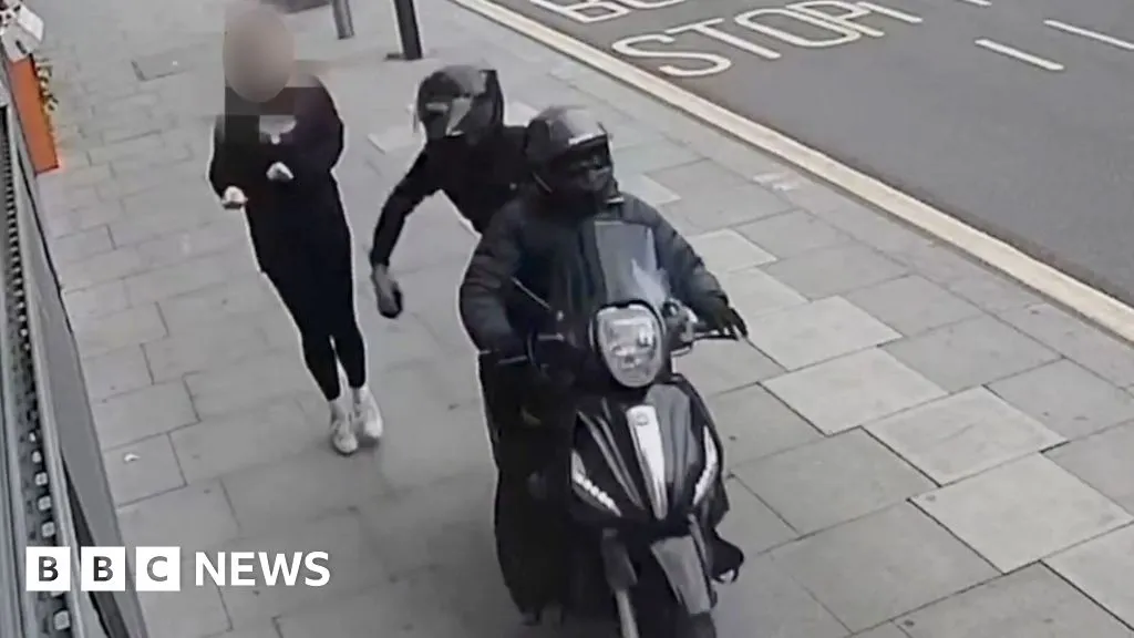 Met Police phone theft lead says London 'deserves better'