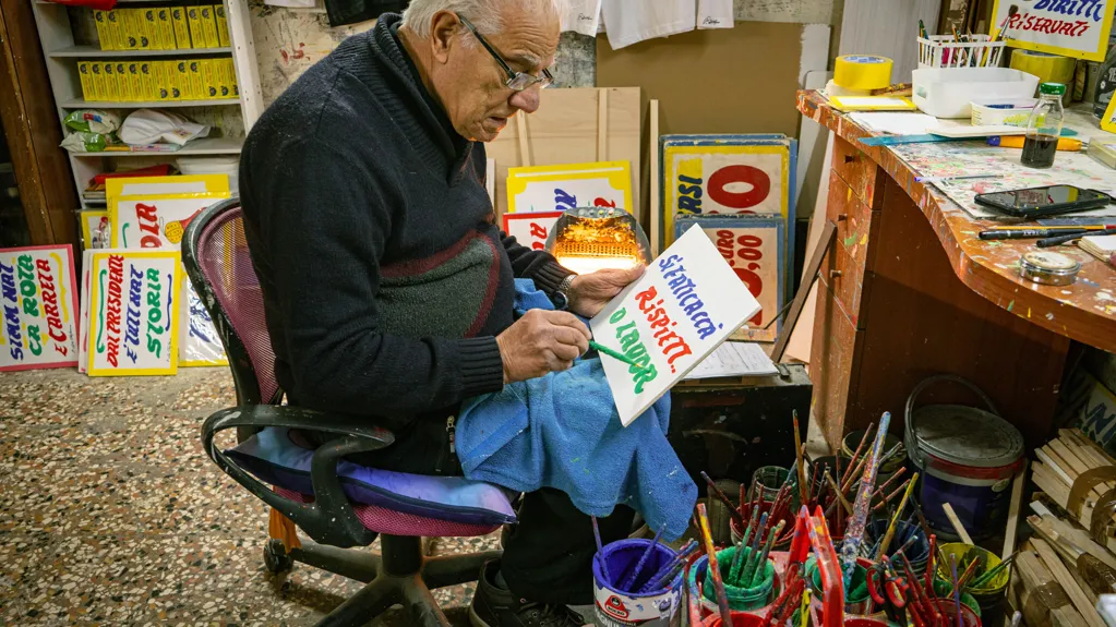 Is He the Last Man in Naples, Italy, to Paint Numbers By Hand?