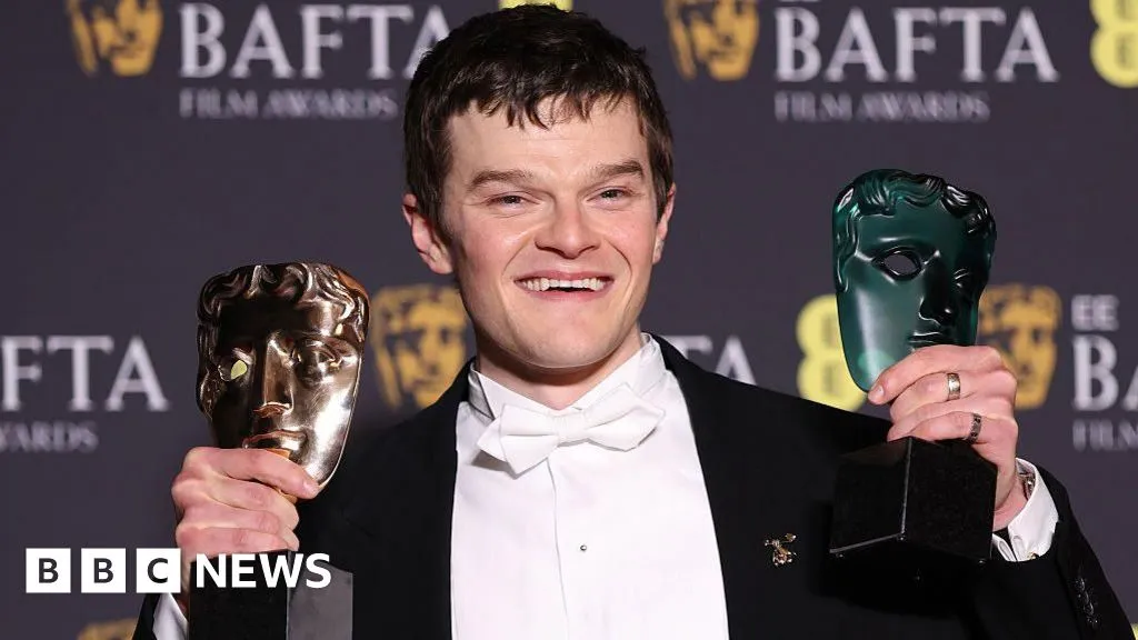 'Phenomenal' Bafta winner Robert Aramayo hailed an inspiration