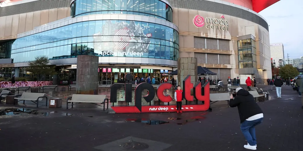 Oregon Senate president introduces bill to set framework for Moda Center renovation