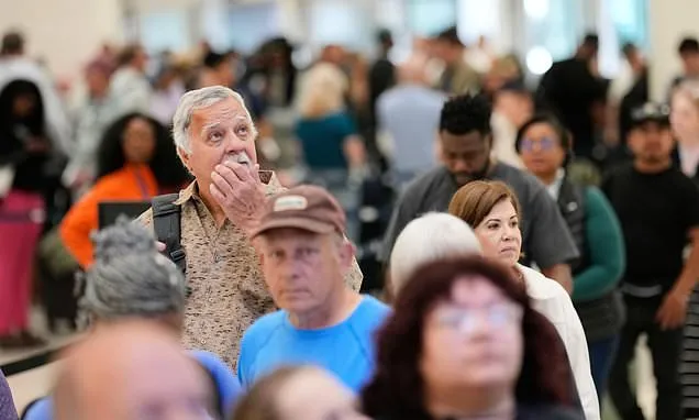 Panicked travelers hear a new message from airports: Don´t get here...