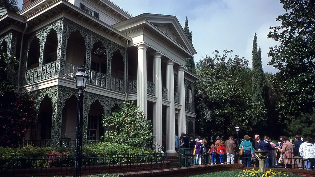 Disneyland announces closing date for beloved attraction