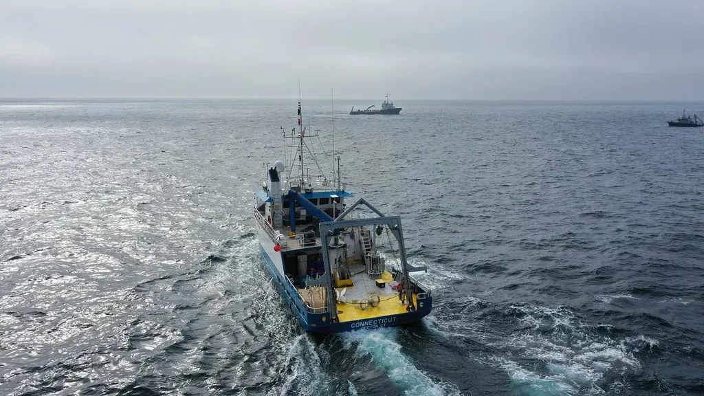 Scientists pump tonnes of chemicals into ocean to stop global warming