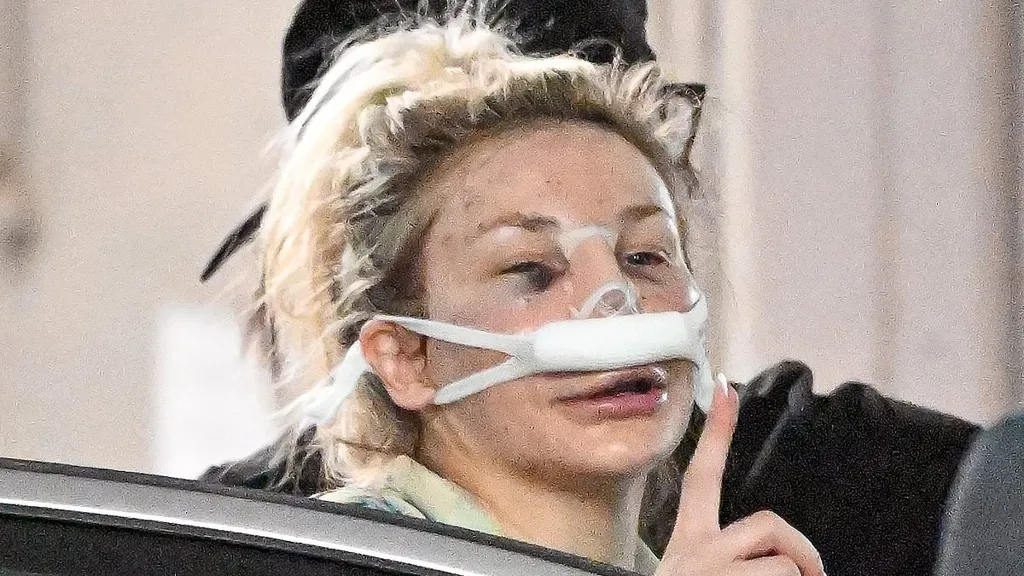 Courtney Stodden unrecognizable as she leaves plastic surgeon's office