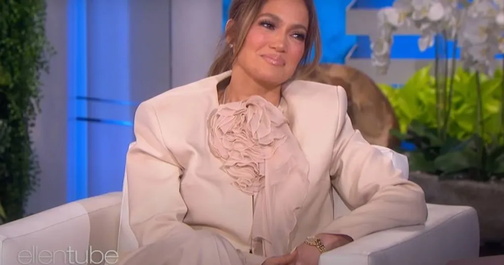 Jennifer Lopez Once Said Gwyneth Paltrow Got Movie Offers Only Because She Was Brad Pitt's GF