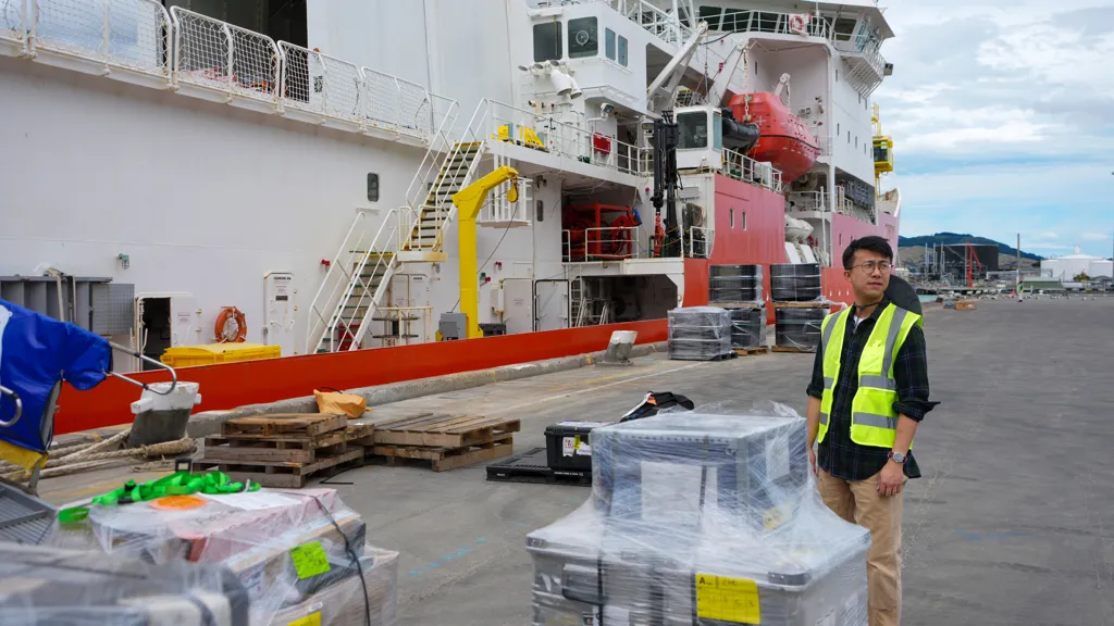 Two Times Journalists Join an Expedition to Antartica