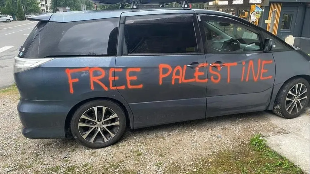 Cars belonging to Jewish tourists covered in 'Free Palestine' graffiti