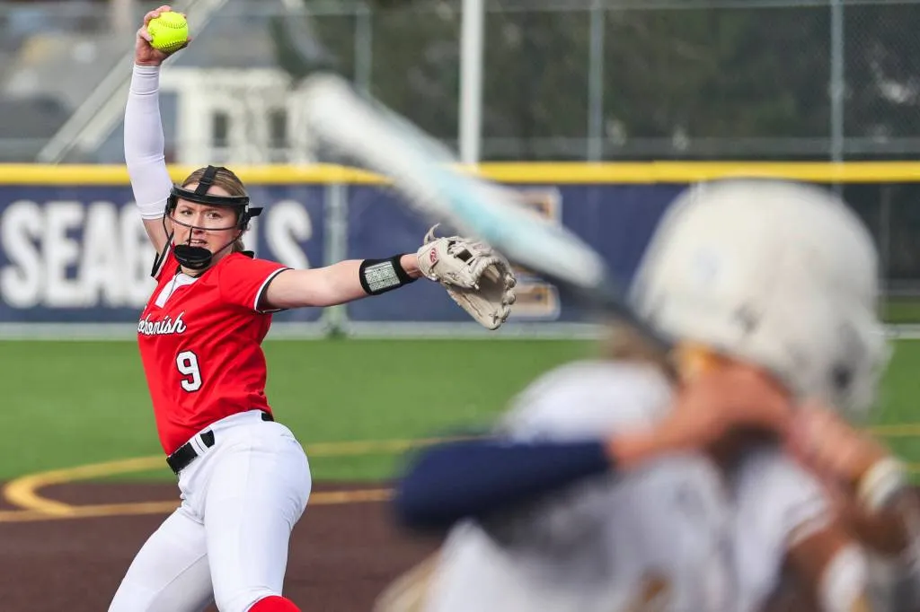 Snohomish softball tops Everett with late rally - HeraldNet.com