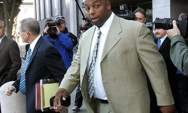 Appeals court overturns ex-49er Dana Stubblefield's rape conviction