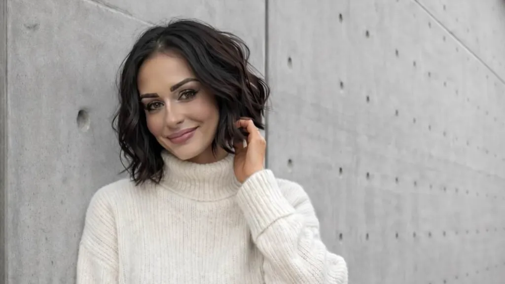 Chanelle Hayes looks unrecognisable as she shows off her weight-loss