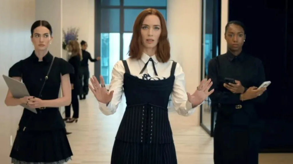 Gossiping about the boss is good for you, study reveals