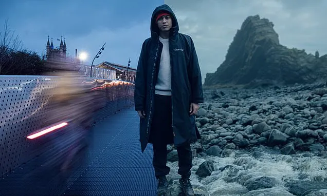 I tried the new Dryrobe Nexus - does it suit the sea and the city?