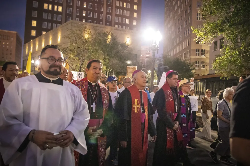 Bishops lead El Paso march against mass deportation on feast of St. Óscar Romero: 'We hope it moves our leaders to think' - The Dialog