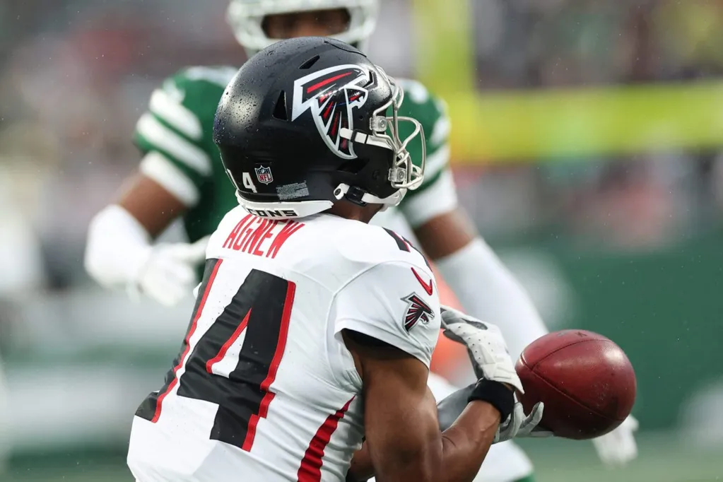 Falcons' flop vs. Jets in New York raises more questions in another lost season