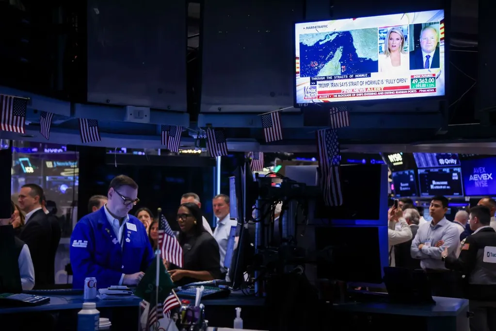 Wall Street Rushes to Price Out War Damage as Stocks Hit Records