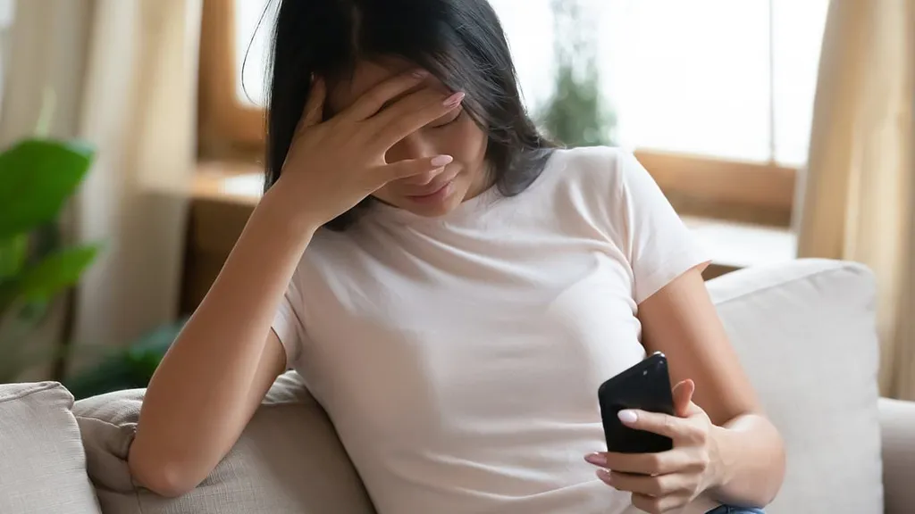 Warning to all iPhone users over new scam draining bank accounts