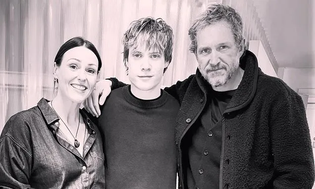 Doctor Foster cast reunite as Suranne Jones shares first look pic