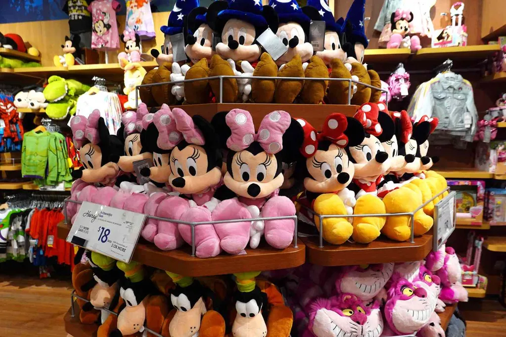Disney Guest Involved in Viral Gift Shop Fight Tells Her Side of the Story