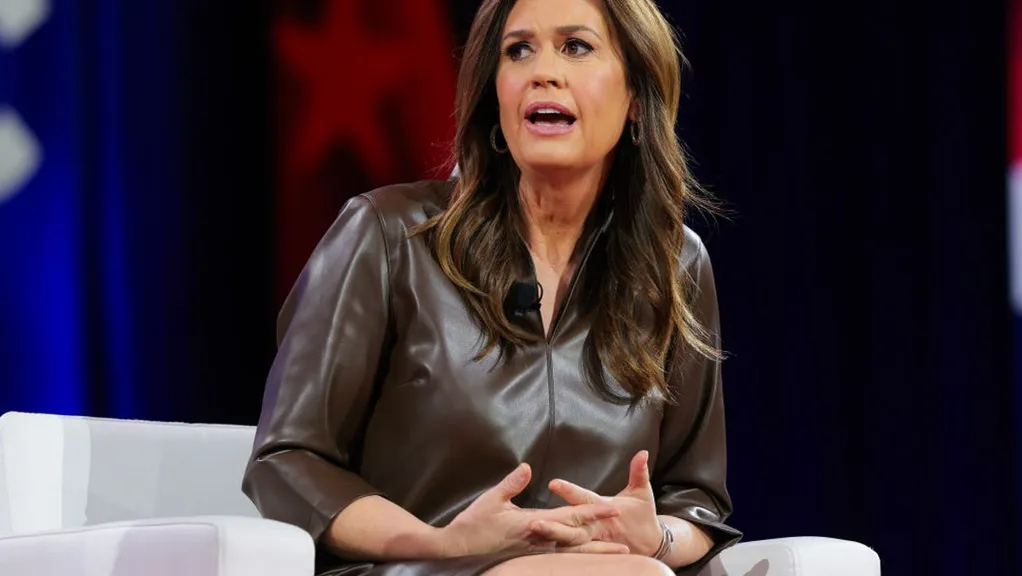 Gov. Sarah Huckabee Sanders says Arkansas restaurant told her to leave