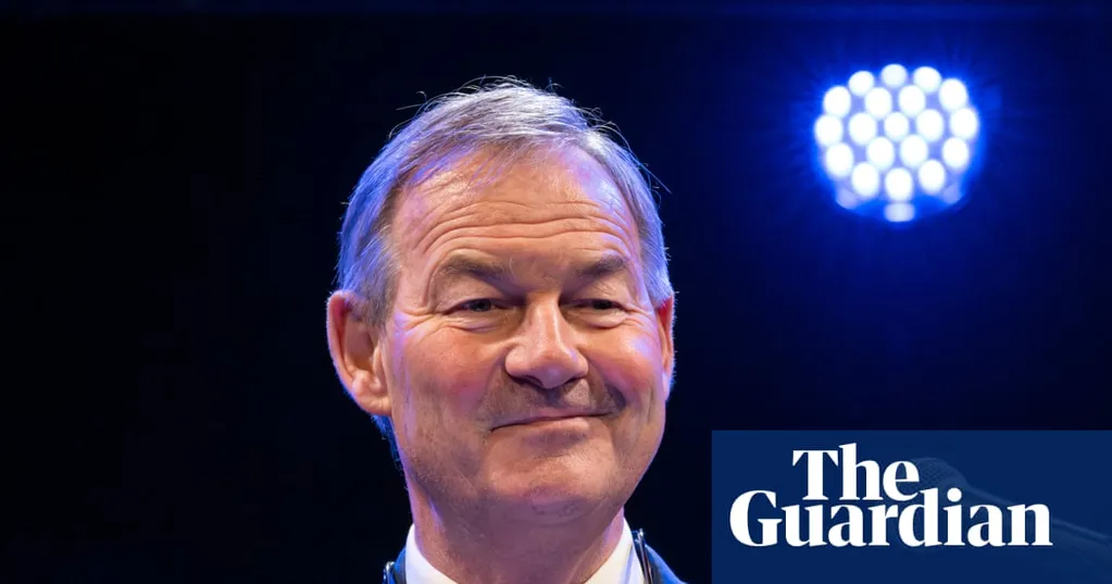 UK far right lines up behind Rupert Lowe in challenge to Reform