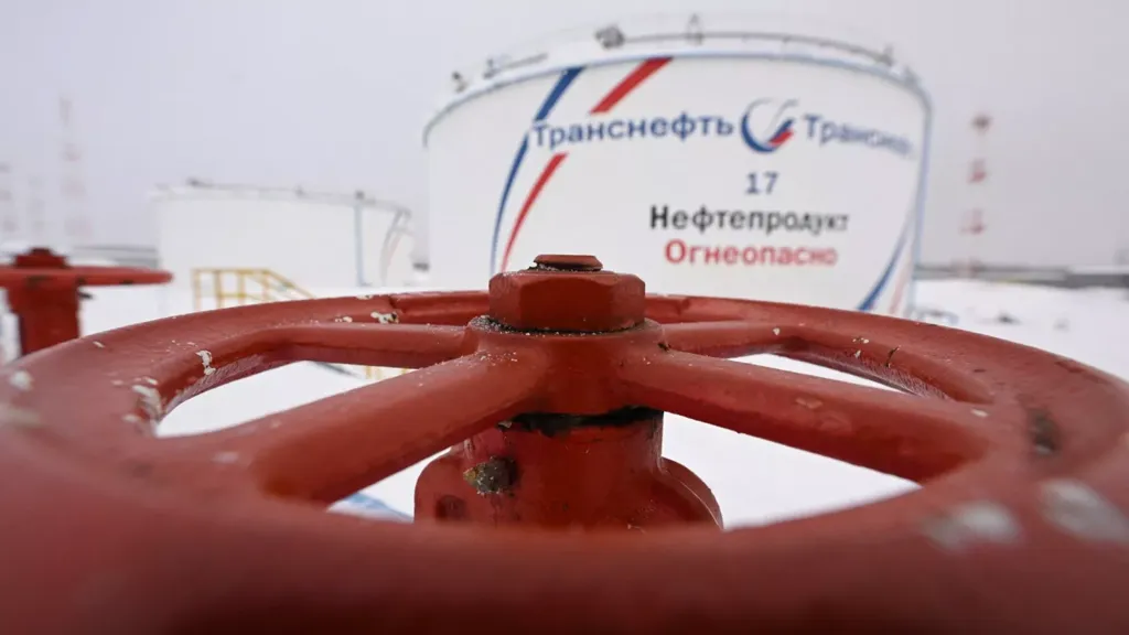 Putin's oil empire gets double boost