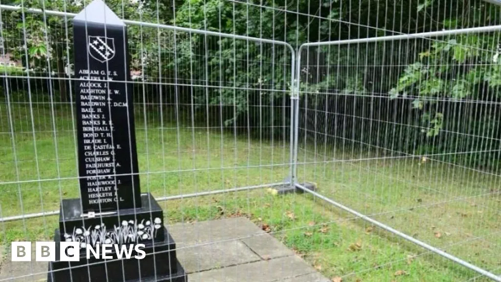 Scarisbrick war memorial could be removed on safety grounds