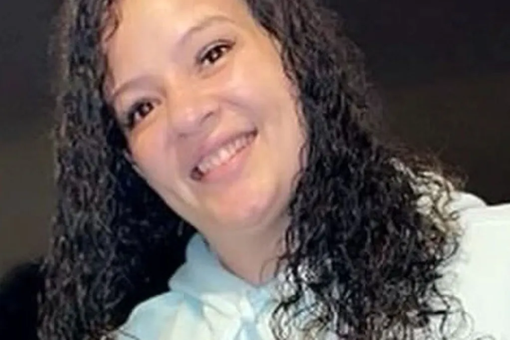 'Devoted Single Mother' Stabbed to Death in Front of Her 5 Young Children, Leaving Them 'Devastated,' Best Friend Says