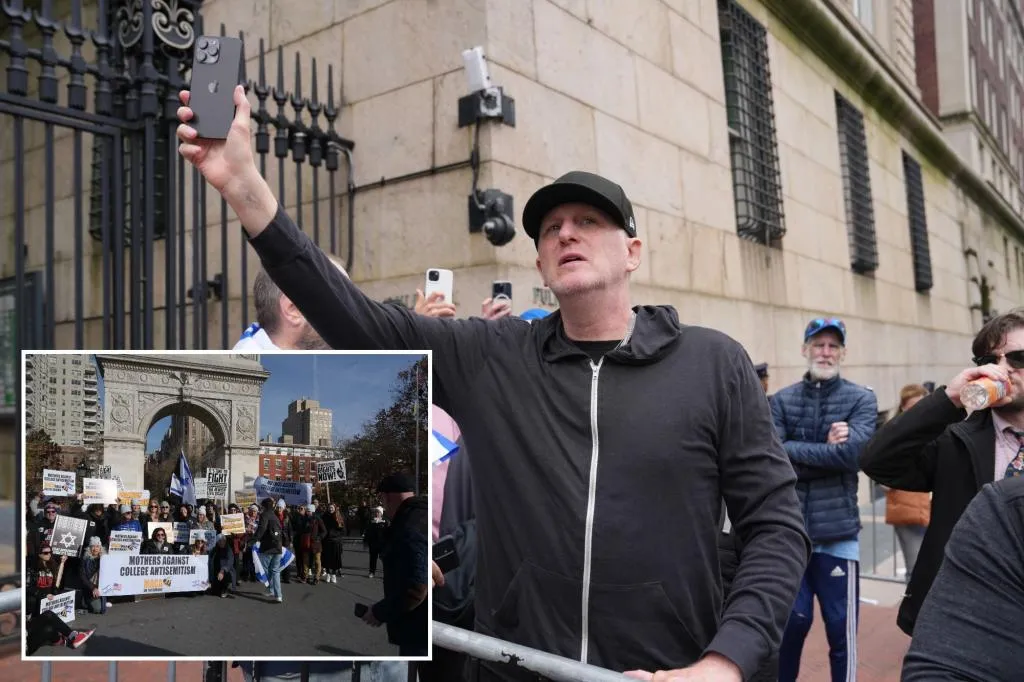 Michael Rapaport warns Jewish people the 'cavalry ain't coming'...