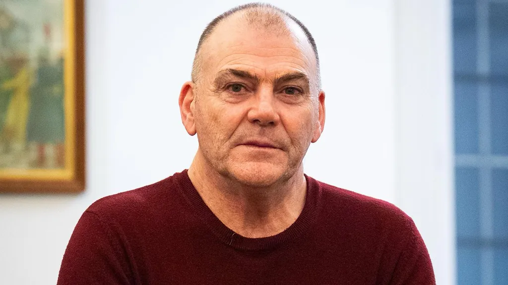 Passenger who had necklace stolen on bus said driver was a hero