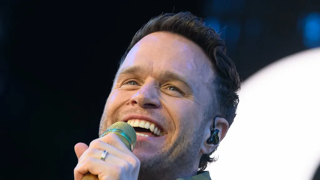 Olly Murs will take a music hiatus to be a 'present father'