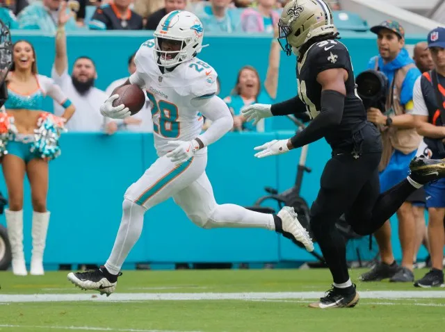 Chris Perkins: Dolphins' De'Von Achane, the likely team MVP, deserves a contract extension