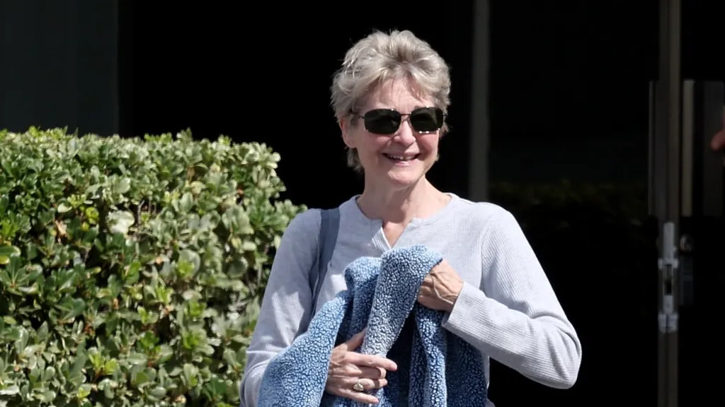 This 80s 'Scream Queen' still looks incredible...Can you guess who?