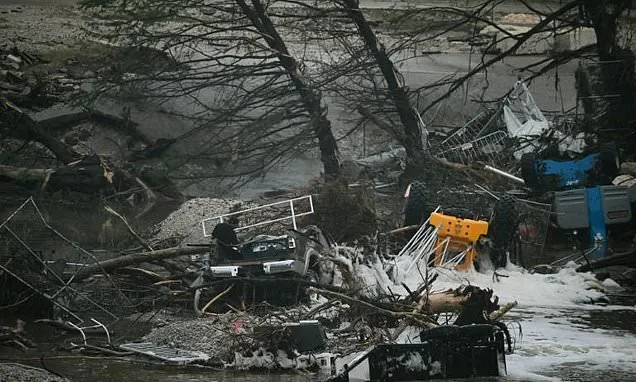 US rescuers search for missing girls in deadly Texas flash floods