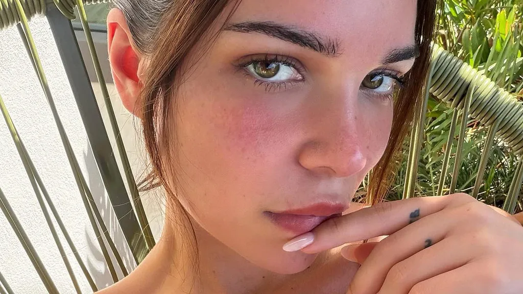 Cruz Beckham's girlfriend Jackie Apostel sizzles in a green bikini