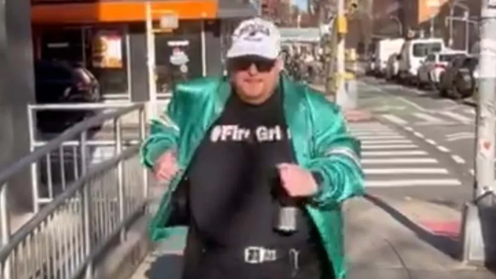 Frank the Tank goes viral for 'running for the first time in 25 years'