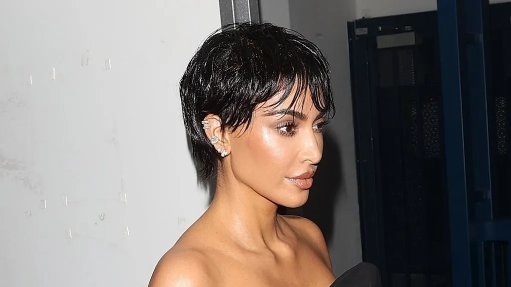 Kim Kardashian is the spitting image of her mum during PFW