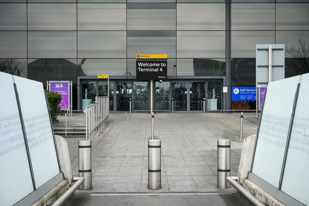 UK Police Probe If British Airports Used for Epstein Trafficking