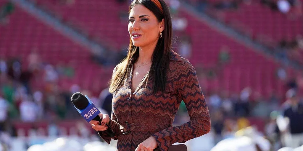 CBS reporter Jenny Dell escapes to the beach, Shilo Sanders is hungry & Nick Saban is scrambling off the tee