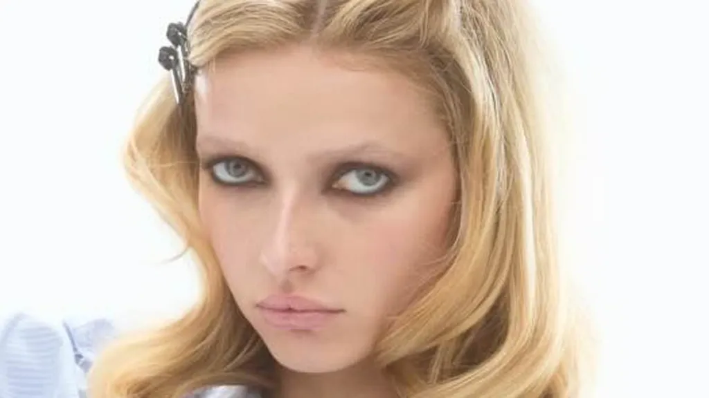 Gwyneth Paltrow and Chris Martin's daughter stuns in racy shoot