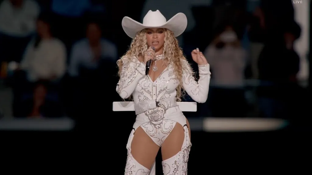 Beyoncé suffers from wardrobe malfunction after NFL performance