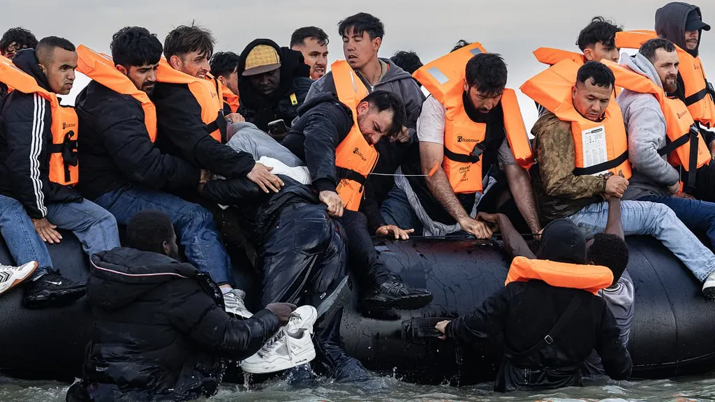 Albanian 'who smuggled people into UK' says Gov could stop crossings