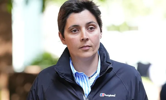 Tearful officer tells court 'I´m not trigger happy´, after tasering...