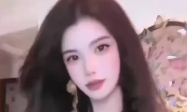 Beauty influencer loses 140,000 followers after filter glitch